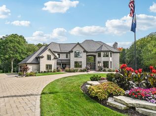 3001 Glen Eagles Ct, St Charles, IL 60174