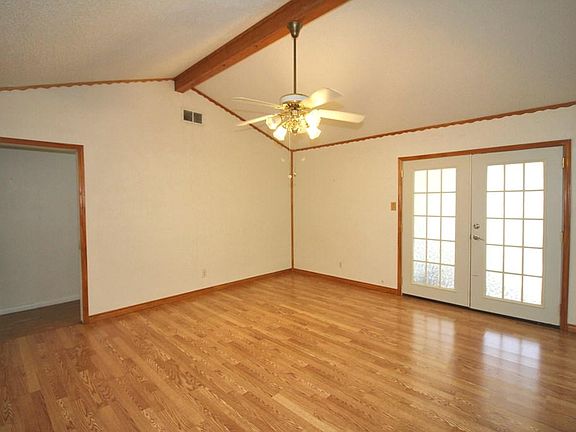 4th image of 8620 Chateau Cir