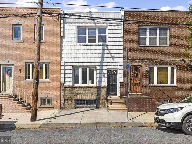 2946 S 15th St — Photo 39