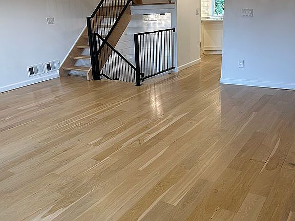 3rd image of 25 Meredith Ct