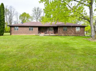 990 Colonial Dr, Avon, IN 46123