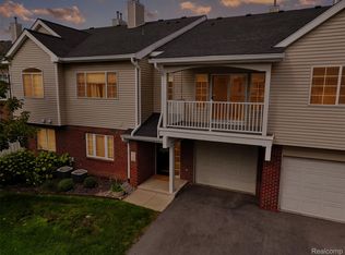 23006 Fairlane Blvd, Woodhaven, MI 48183