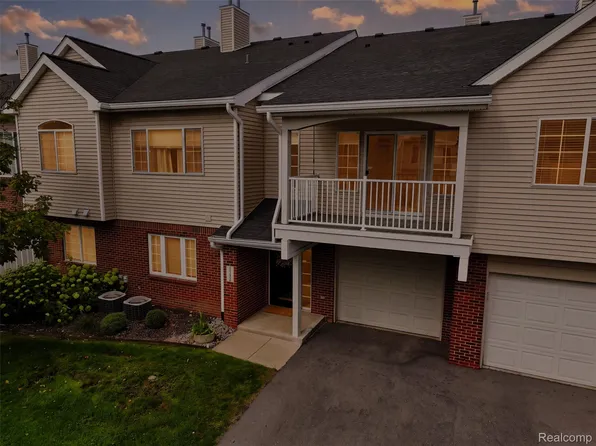 23006 Fairlane Blvd, Woodhaven, MI 48183