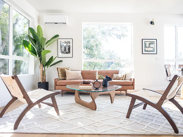 2210 3/4 Echo Park Ave — Photo 2