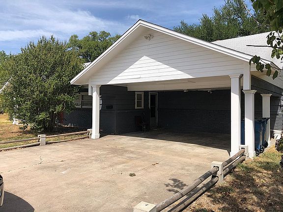 2nd image of 614 N Ross Ave