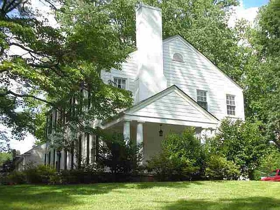 2nd image of 197 N Park Dr