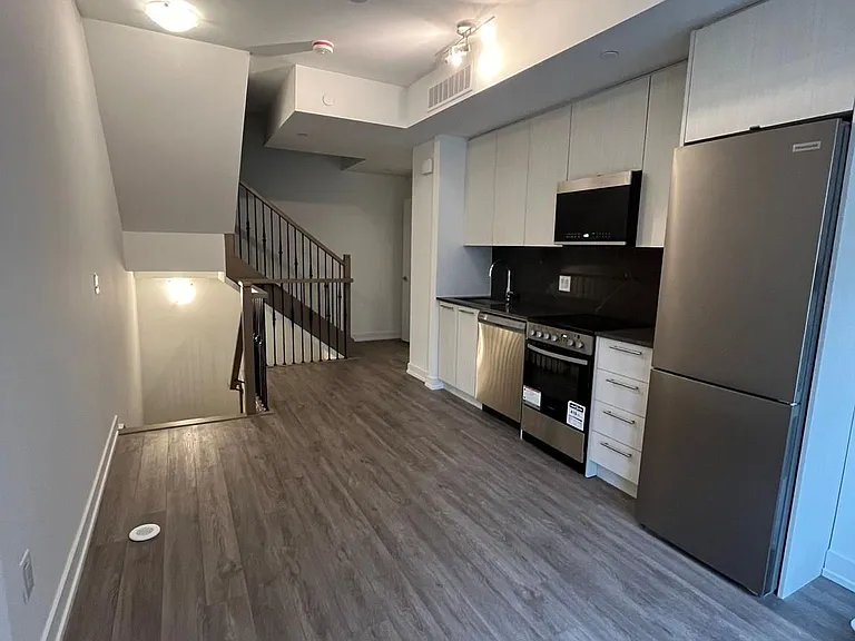 861 Sheppard Ave W #9 — Photo 14