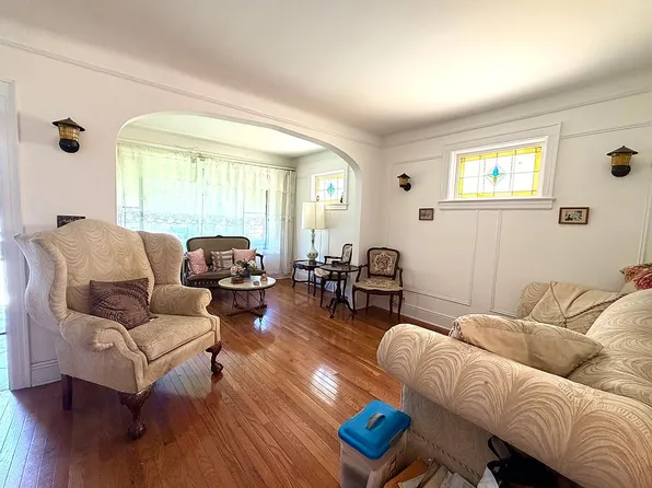 5941 161st St, Fresh Meadows, NY 11365