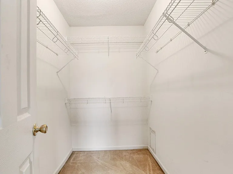 2115 Walberg Dr — Photo 41