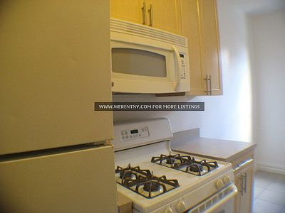 5th image of 3206 47th St APT 6F