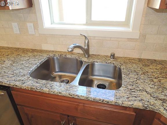 3rd image of 6621 NE 54th Ct