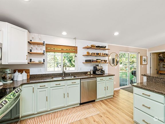 3rd image of 8655 SE Northway Place