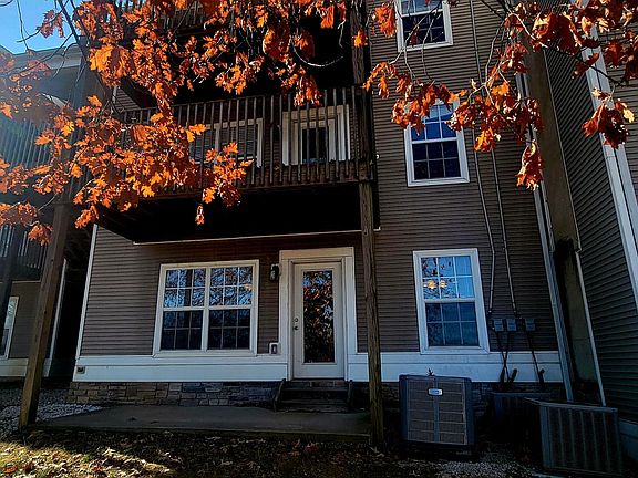 2nd image of 857 Malabu Dr APT 2001