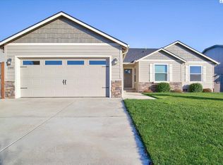 606 Sweetheart Pl, Grandview, WA 98930