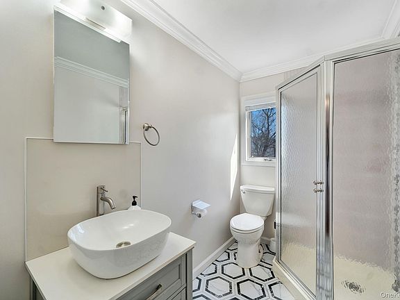 4th image of 76 Balcom Road