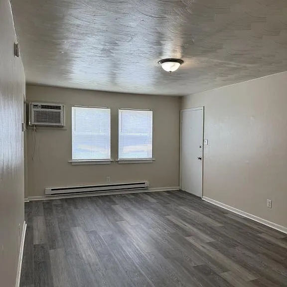 1200 Rugby St #7 — Photo 4