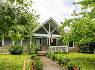 5710 NW Raintree Dr, Parkville, MO 64152