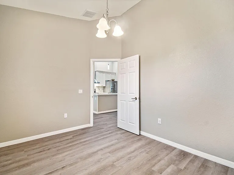 7398 Skylark Dr — Photo 8