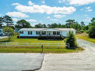213 S Winchester Lane, Hubert, NC 28539