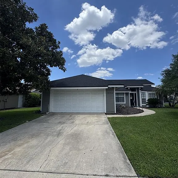 14760 Eagles Crossing Dr — Photo 1
