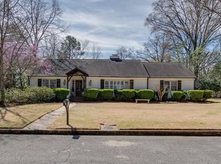 4041 N Walnut Grove Cir, Memphis, TN 38117