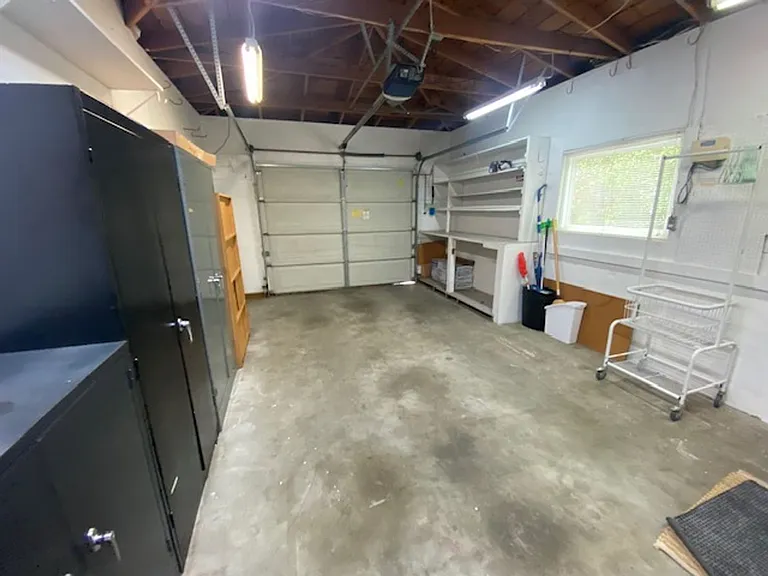 920 Crest Ave — Photo 42