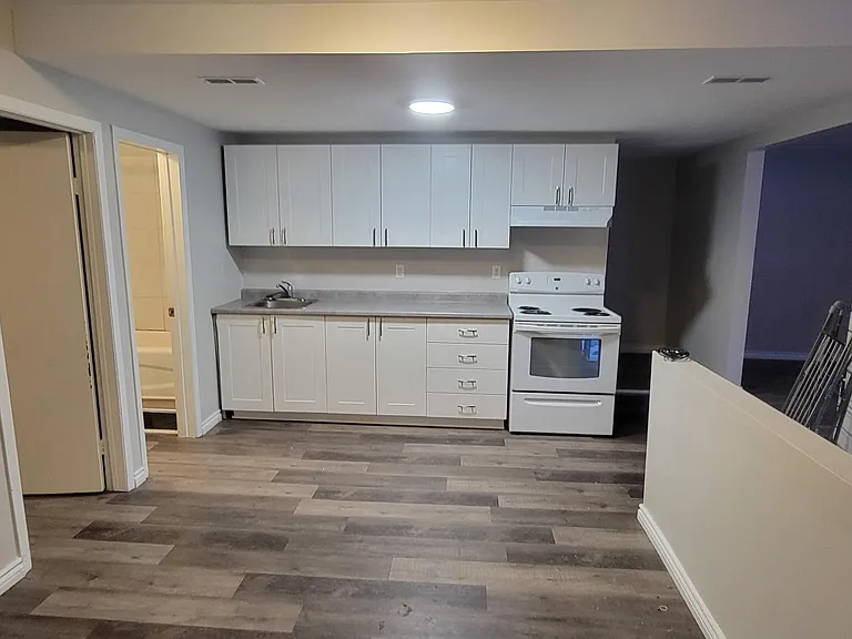 220 Kathleen St #3 — Photo 7