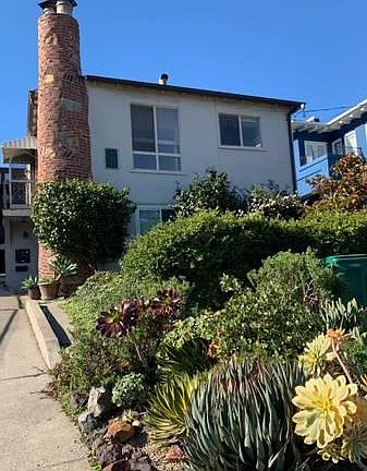 Front of the property. The available unit is in the back (not pictured here)