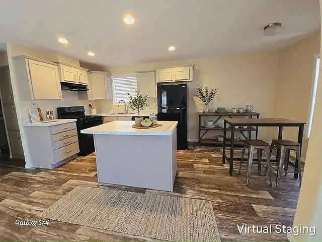 2 bed, 2.0 bath, 880 sqft, $1,750 — Photo 2