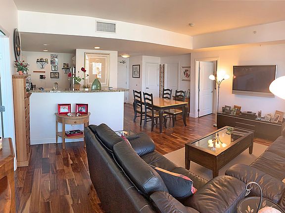 3rd image of 253 10th Ave Unit 1308