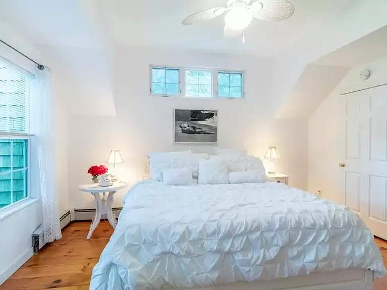 24 Wendy Ln — Photo 8