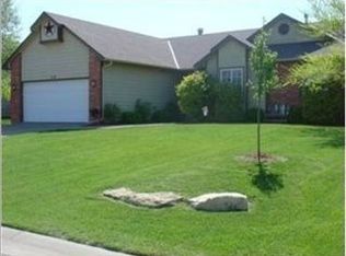 519 N Ridgehurst St, Wichita, KS 67230