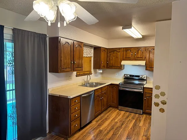 Cooke Dr — Photo 11