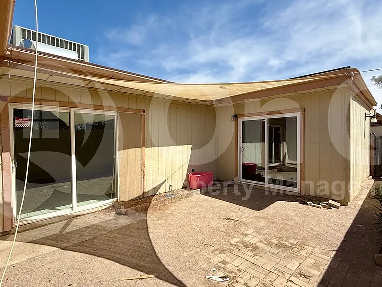 3132 W Harmont Dr — Photo 15