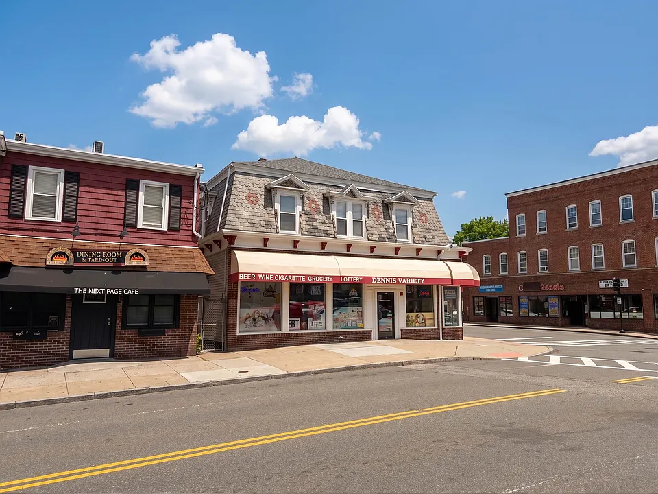 560 Broad St #2