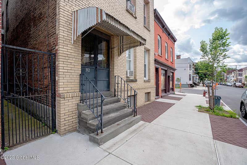 3rd image of 312 4 th Street Street