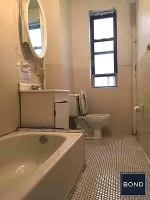 Rented by Bond New York | media 33