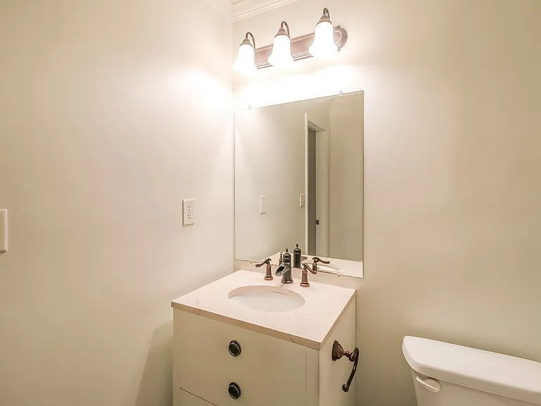 9346 Woodknoll Way — Photo 15