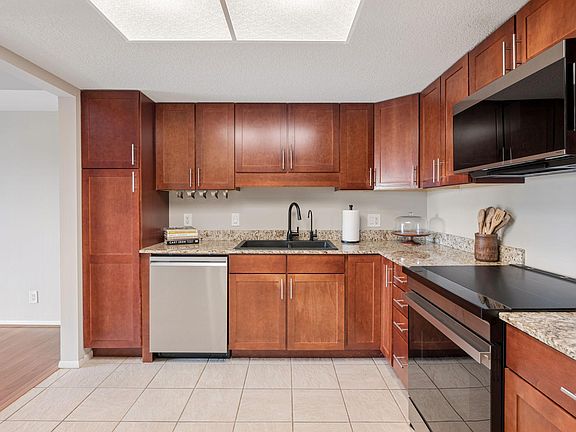 4th image of 110 1st Ave NE Unit F704