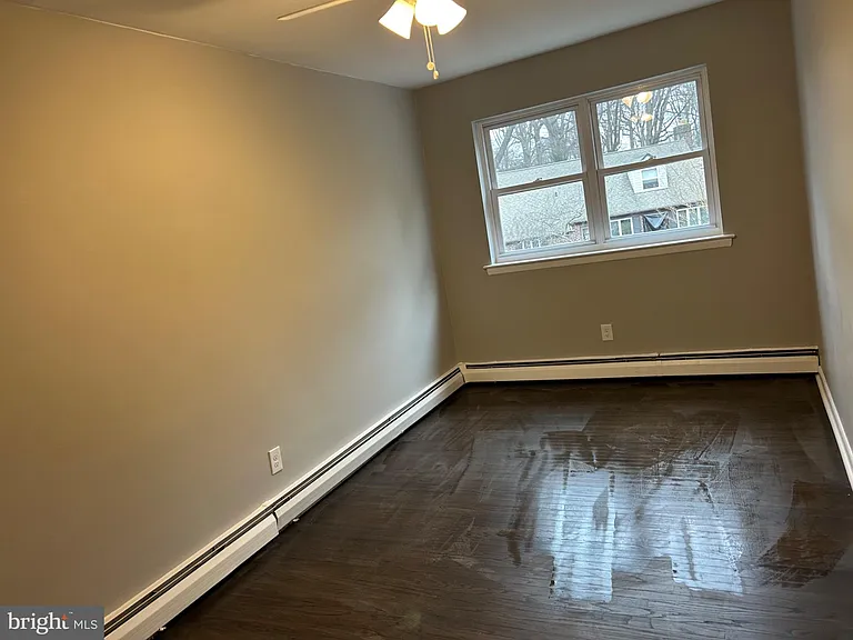 839 Garrett Ln — Photo 12