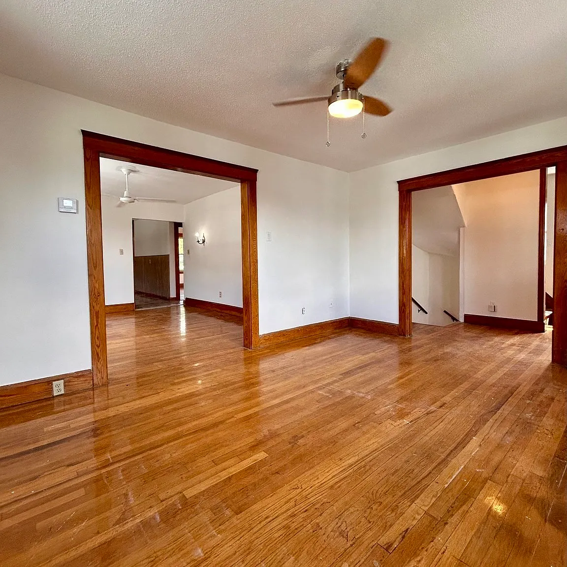 3 bed, 1.0 bath, 1800 sqft, $3,000 — Photo 1