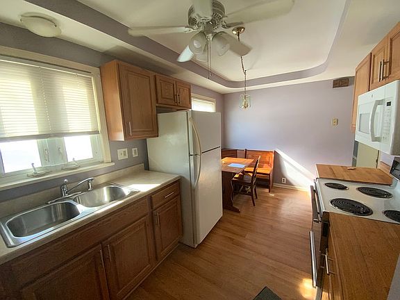 2nd image of 11755 Lake View Dr