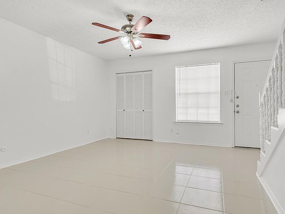 4th image of 1044 Southmoor Dr #1046