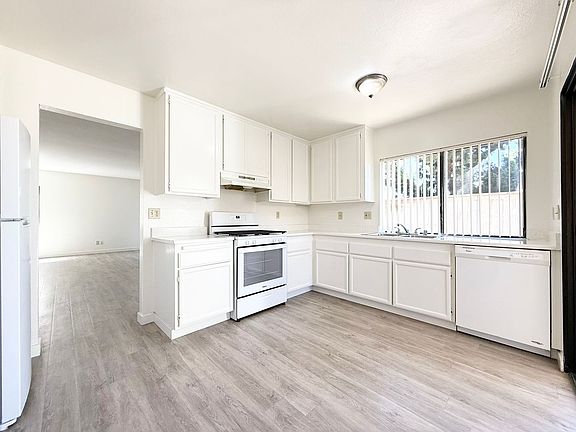 5th image of 136 Avenida Las Brisas #B