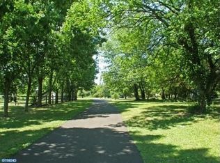 92 Graterford Rd, Schwenksville, PA 19473