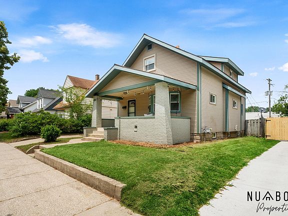 2nd image of 933 Crescent St NE