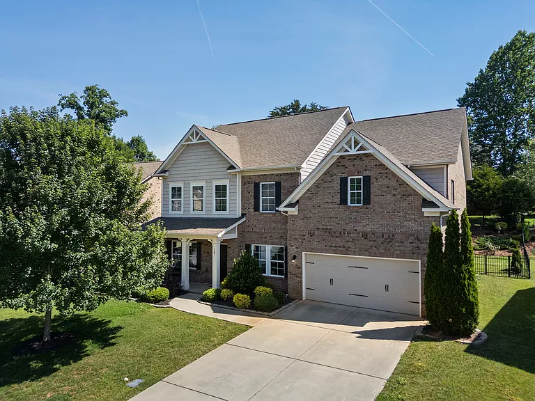 167 Alexandria Dr — Photo 4