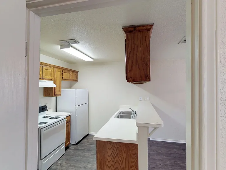 713 W Mulberry St — Photo 8