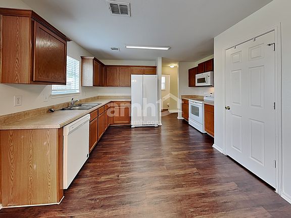 3rd image of 10002 Cactus Valley