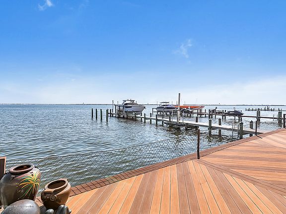 2nd image of 3329 Long Point Dr